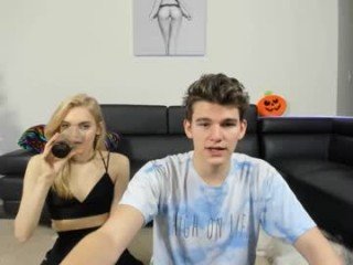 thejohnnystone 20 y. o. webcam pair presents blowjob show online