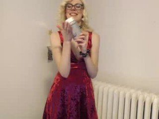 evilvillainess 21 y. o. slim cam babe fucks her all holes with loved ohmibod