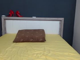 evafromheaven 30 y. o. cam babe loves gets orgasm from vibrations with a ohmibod in the chatroom