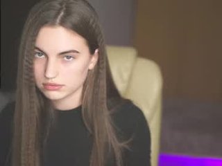 hoolybunny 18 y. o. nude cam babe just I took off all underwear