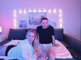 magic_couple13 0 y. o. blonde cam babe in the chatroom offers her holes for banging