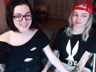 puma_ma 19 y. o. teen cam babe playing hot games with dildos online