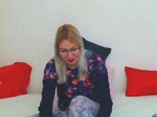 hanna_ha 40 y. o. sex cam with a horny cute cam girl that's also incredibly naughty