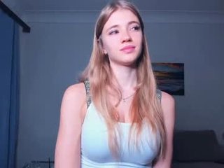 coral_reef 18 y. o. cam girl wants insert ohmibod in pussy and shows dirty live sex online