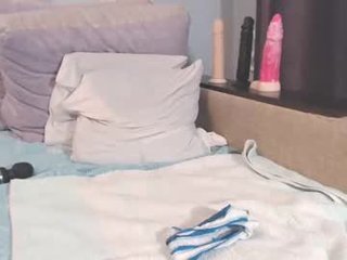 wetprincess23 23 y. o. cam babe with horny pussy learns how to squirt online