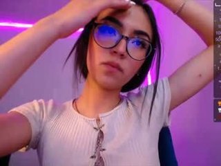 naath_ 19 y. o. cam babe takes ohmibod online and gets her pussy penetrated