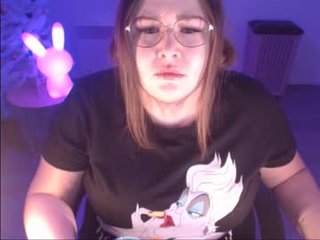 flame_beauty 26 y. o. fat cam girl likes live XXX sex cum show with an ohmibod