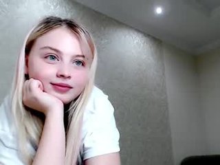 shy_blondiee 18 y. o. blonde cam girl with big boobs teaching how to have sex