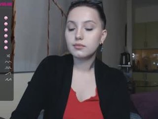 hilodi 20 y. o. domina cam girl loves dirty live sex in the chatroom