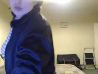 mindyourbusiness123 18 y. o. cam babe turn on the camera, to get new feelings online