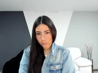 mariejane2 24 y. o. cam girl loves fucking with a loved dildo online