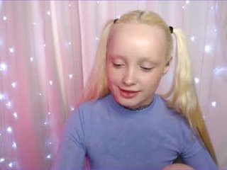 rainy_moon 20 y. o. cam girl strong fucked in the pink ass