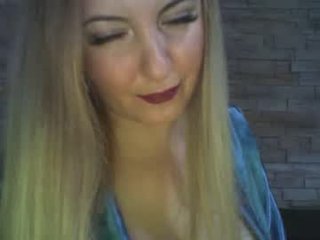 lover_gfxtina 32 y. o. elegant cam girl in a revealing bra online