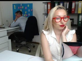 bonnie_annd_clyde 23 y. o. cam cabe loves ohmibod penetration in the tight pussy in office online