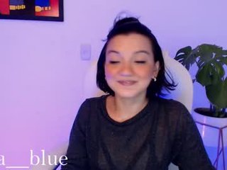 kablue_ 18 y. o. this juicy cam girl with horny pussy learns how to squirt online
