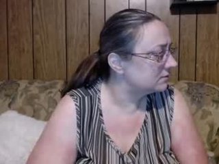 sassypants77 42 y. o. domina cam girl loves dirty live sex in the chatroom