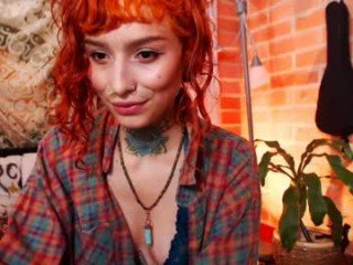 kiannamills 21 y. o. cam girl ready to take live sex spanks online