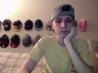 johstondude 27 y. o. cam girl with tight ass makes blowjob