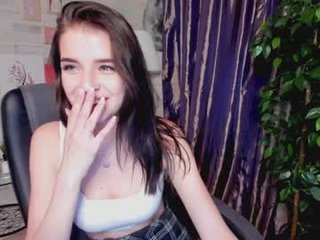 selfish_ashley 22 y. o. cam girl loves hard fucking to throw up to his ears feet online