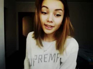 oooops__ 21 y. o. slim cam chick with small tits loves to flash during her live sex session