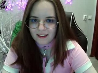 magda_marek 18 y. o. cam girl loves hard fucking to throw up to his ears feet online