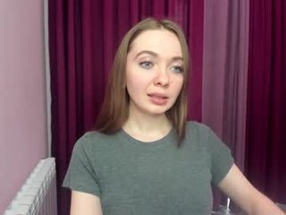 lizaghosts1 21 y. o. cam girl showing big tits and big ass