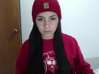 little__samantha_ 21 y. o. cam girl gets a ohmibod kiss on the tight pussy online