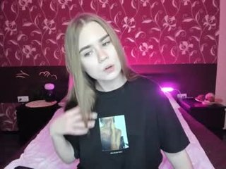 amy__gray 22 y. o. domina cam girl loves dirty live sex in the chatroom
